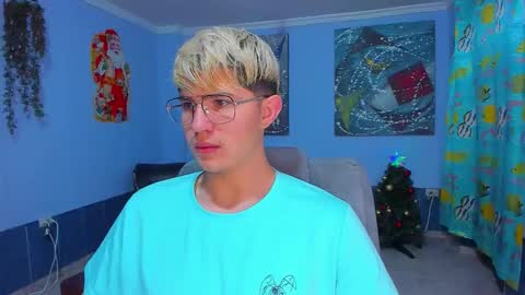 Snapshot of patrik027 chatting on December 1, 2025, 10:20 am .... online show from December 1, 2025, 10:20 am