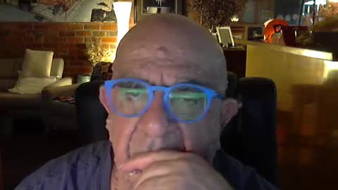 Snapshot of patvac chatting on February 14, 2026, 2:25 pm patvac online show from February 14, 2026, 2:25 pm