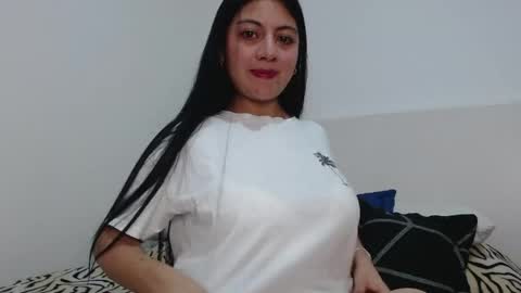 pau cute online show from April 17, 2026, 9:29 pm