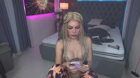 Paula online show from February 10, 2025, 11:25 am