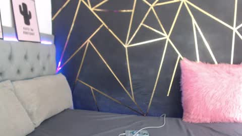 Snapshot of pau_torres_ chatting on April 24, 2026, 1:24 pm paulina online show from April 24, 2026, 1:24 pm