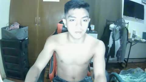 Snapshot of paul968323 chatting on December 15, 2025, 11:36 am MrBigPaul online show from December 15, 2025, 11:36 am