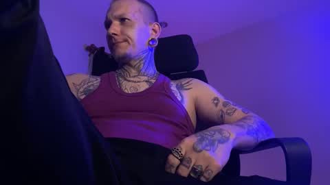 Snapshot of paul_razor chatting on December 17, 2025, 12:55 pm Paul online show from December 17, 2025, 12:55 pm
