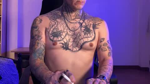 Snapshot of paul_razor chatting on January 5, 2026, 5:27 pm Paul online show from January 5, 2026, 5:27 pm