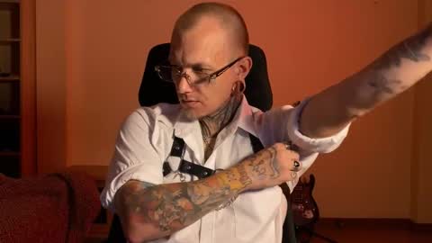 Snapshot of paul_razor chatting on January 8, 2026, 1:24 pm Paul online show from January 8, 2026, 1:24 pm