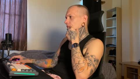 Snapshot of paul_razor chatting on January 9, 2026, 8:06 am Paul online show from January 9, 2026, 8:06 am
