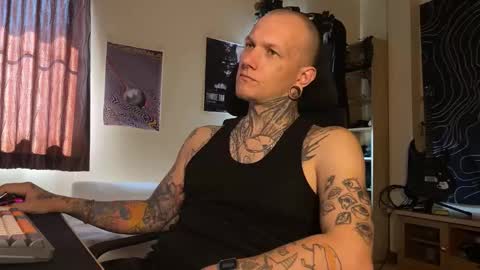 Snapshot of paul_razor chatting on February 10, 2026, 3:21 am Paul online show from February 10, 2026, 3:21 am