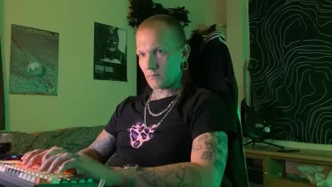 Snapshot of paul_razor chatting on March 6, 2026, 6:15 pm Paul online show from March 6, 2026, 6:15 pm