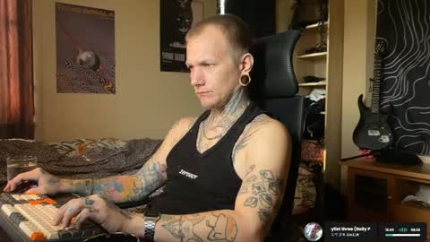 Snapshot of paul_razor chatting on April 5, 2026, 2:42 am Paul online show from April 5, 2026, 2:42 am