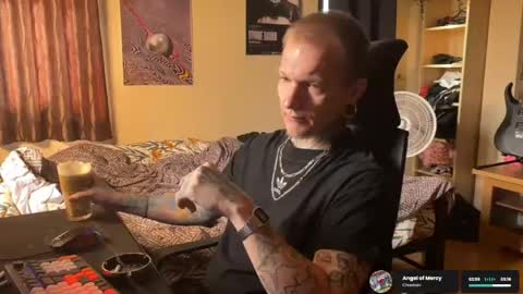 Snapshot of paul_razor chatting on April 6, 2026, 1:14 am Paul online show from April 6, 2026, 1:14 am
