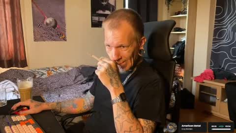 Snapshot of paul_razor chatting on April 7, 2026, 2:34 am Paul online show from April 7, 2026, 2:34 am