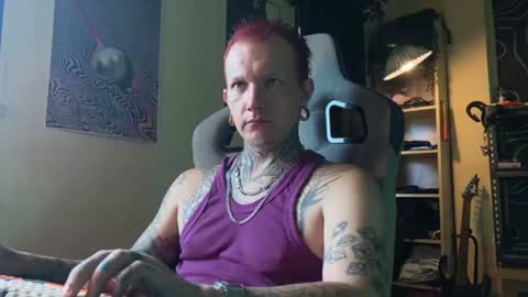 Snapshot of paul_razor chatting on June 21, 2026, 2:58 am Paul online show from June 21, 2026, 2:58 am