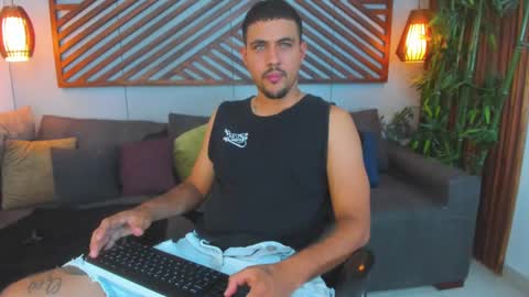 Snapshot of paul_rivera chatting on February 23, 2025, 12:30 am Paul Rivera online show from February 23, 2025, 12:30 am