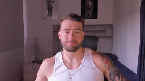 Snapshot of paul_roger chatting on October 25, 2025, 3:29 pm PAUL ROGER online show from October 25, 2025, 3:29 pm