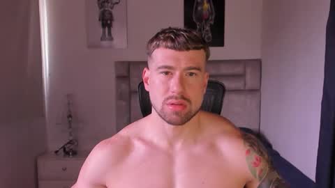 Snapshot of paul_roger chatting on December 19, 2025, 1:40 pm PAUL ROGER online show from December 19, 2025, 1:40 pm