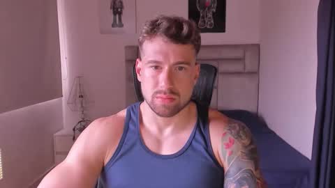 Snapshot of paul_roger chatting on December 20, 2025, 6:15 pm PAUL ROGER online show from December 20, 2025, 6:15 pm