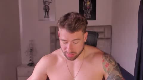 Snapshot of paul_roger chatting on January 9, 2026, 6:42 pm PAUL ROGER online show from January 9, 2026, 6:42 pm