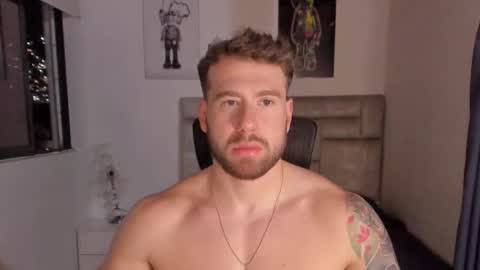 Snapshot of paul_roger chatting on January 11, 2026, 12:37 am PAUL ROGER online show from January 11, 2026, 12:37 am