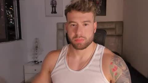 Snapshot of paul_roger chatting on January 31, 2026, 11:36 pm PAUL ROGER online show from January 31, 2026, 11:36 pm