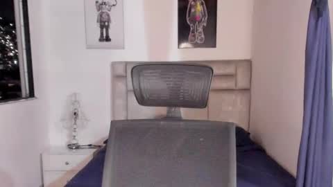 Snapshot of paul_roger chatting on February 7, 2026, 3:10 am PAUL ROGER online show from February 7, 2026, 3:10 am