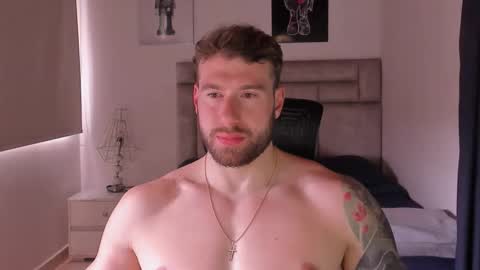 Snapshot of paul_roger chatting on February 7, 2026, 8:01 pm PAUL ROGER online show from February 7, 2026, 8:01 pm