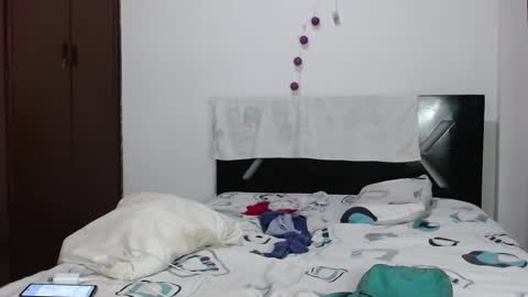 PAULA online show from December 2, 2025, 4:07 am