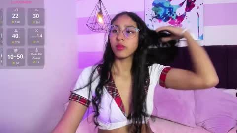 Pau  online show from October 11, 2025, 6:17 pm