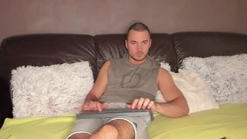 paulblack021 online show from October 27, 2025, 2:48 am