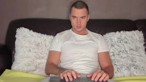 paulblack021 online show from November 2, 2025, 10:06 am