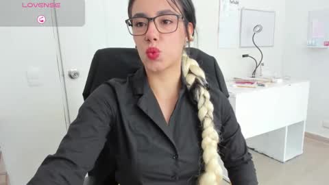 paulina online show from October 16, 2025, 7:26 pm