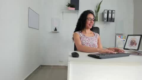 Snapshot of paulina_dossantos chatting on January 16, 2026, 6:34 pm paulina online show from January 16, 2026, 6:34 pm