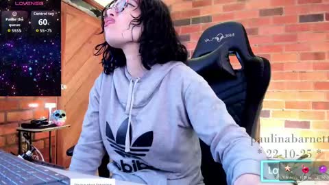 Snapshot of paulinabarnett_ chatting on October 22, 2025, 3:23 pm Paulina online show from October 22, 2025, 3:23 pm