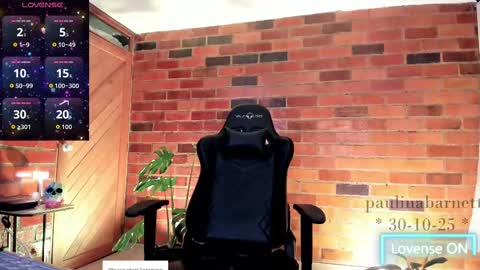 Snapshot of paulinabarnett_ chatting on October 30, 2025, 3:35 pm Paulina online show from October 30, 2025, 3:35 pm