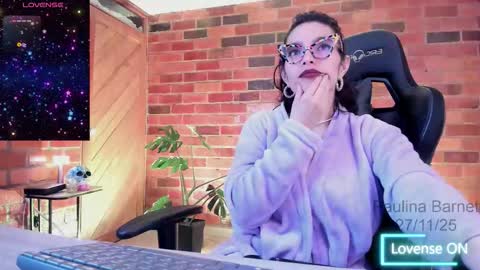 Snapshot of paulinabarnett_ chatting on November 27, 2025, 7:32 am Paulina online show from November 27, 2025, 7:32 am