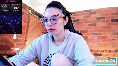 Snapshot of paulinabarnett_ chatting on December 16, 2025, 3:00 am Paulina online show from December 16, 2025, 3:00 am