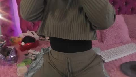 paulinabelen21 online show from October 18, 2025, 4:26 am