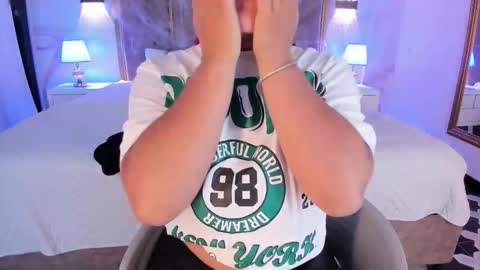 Snapshot of paulinaduarte_ chatting on November 1, 2025, 11:01 am Paulina online show from November 1, 2025, 11:01 am