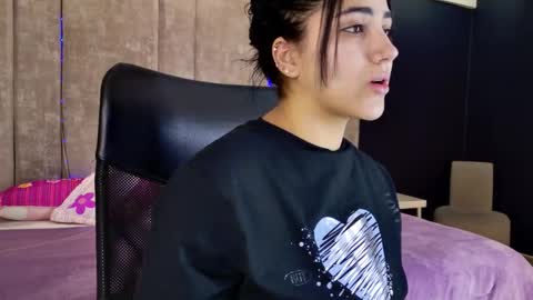 Snapshot of paulinaduarte_ chatting on November 9, 2025, 12:25 pm Paulina online show from November 9, 2025, 12:25 pm