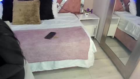 Snapshot of paulinaduarte_ chatting on November 19, 2025, 11:32 am Paulina online show from November 19, 2025, 11:32 am