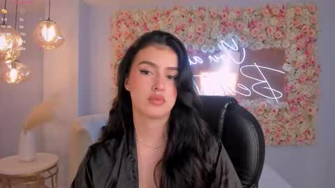 Paulina Santos  online show from November 1, 2025, 8:11 pm