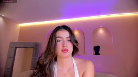 Paulina Santos  online show from December 5, 2025, 7:54 pm