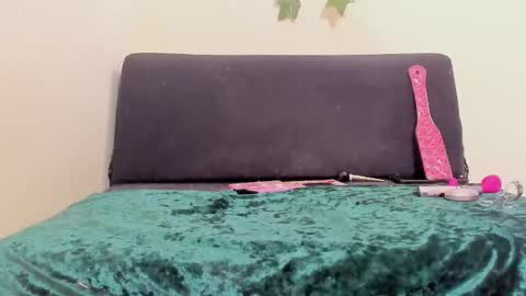 Snapshot of paulinches_love chatting on February 2, 2026, 7:34 pm Paulinches online show from February 2, 2026, 7:34 pm