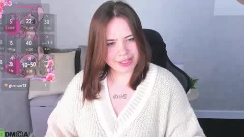 Snapshot of pauline_moore chatting on October 14, 2025, 9:21 am Erica online show from October 14, 2025, 9:21 am