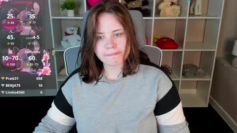 Snapshot of pauline_moore chatting on April 25, 2026, 1:41 pm Erica online show from April 25, 2026, 1:41 pm