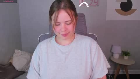 Snapshot of pauline_moore chatting on June 30, 2026, 9:21 am Erica online show from June 30, 2026, 9:21 am