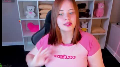 Snapshot of pauline_moore chatting on July 8, 2026, 9:47 am Erica online show from July 8, 2026, 9:47 am