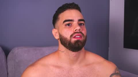 Snapshot of paulphoenix_ chatting on October 22, 2025, 1:28 am Paul Phoenix online show from October 22, 2025, 1:28 am