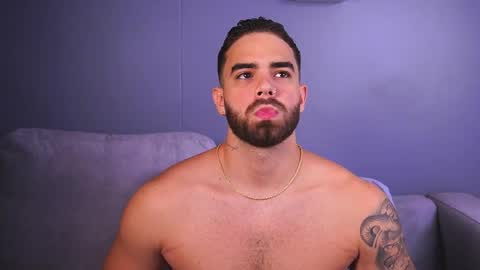 Snapshot of paulphoenix_ chatting on December 1, 2025, 7:08 pm Paul Phoenix online show from December 1, 2025, 7:08 pm