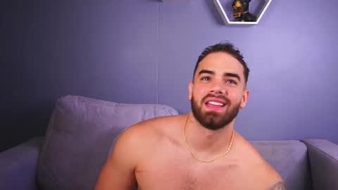 Snapshot of paulphoenix_ chatting on December 3, 2025, 8:29 pm Paul Phoenix online show from December 3, 2025, 8:29 pm