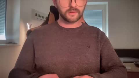 Snapshot of paulsimpsn chatting on February 2, 2026, 1:21 pm love bush online show from February 2, 2026, 1:21 pm